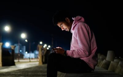 Kesepian di era digital: Hubungan Online & Kesehatan Mental