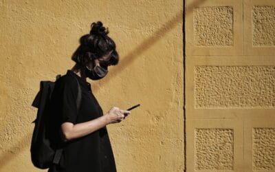 Privasi Digital: Apakah Kita Terlalu Terbuka di Era Online